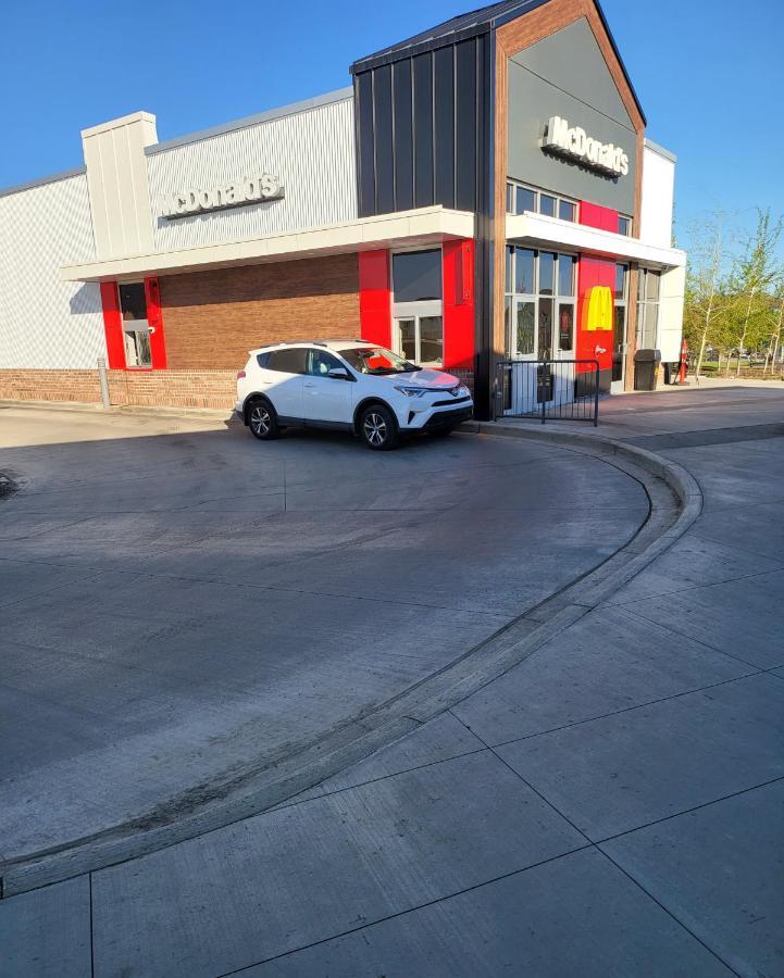 Luxury Suite In Calgary Nw YYC Exterior foto