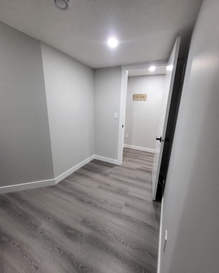 Luxury Suite In Calgary Nw YYC Exterior foto
