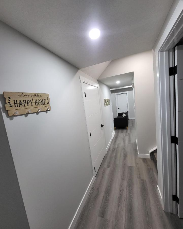 Luxury Suite In Calgary Nw YYC Exterior foto