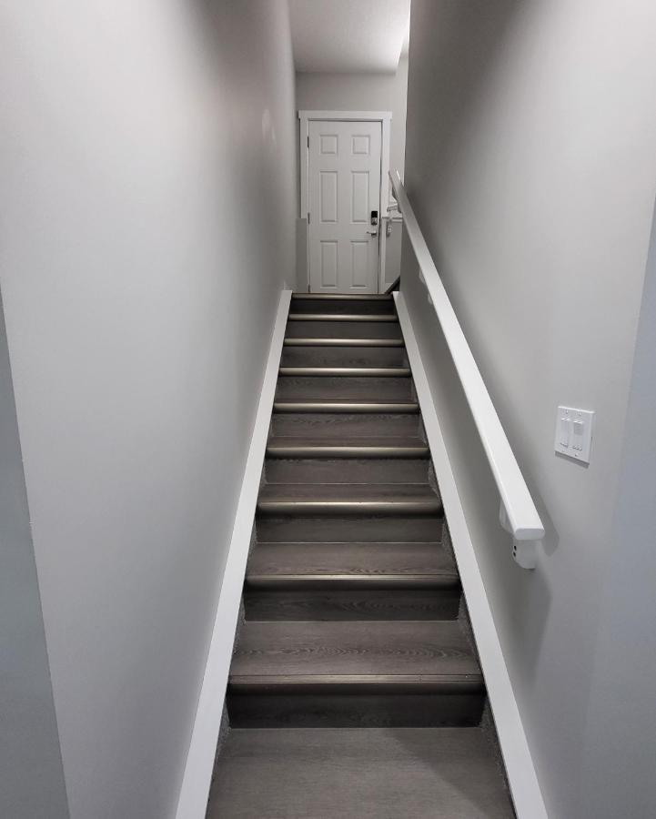 Luxury Suite In Calgary Nw YYC Exterior foto