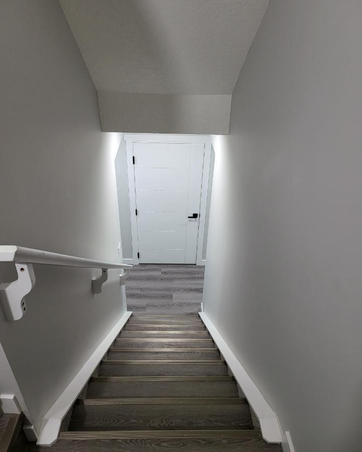 Luxury Suite In Calgary Nw YYC Exterior foto